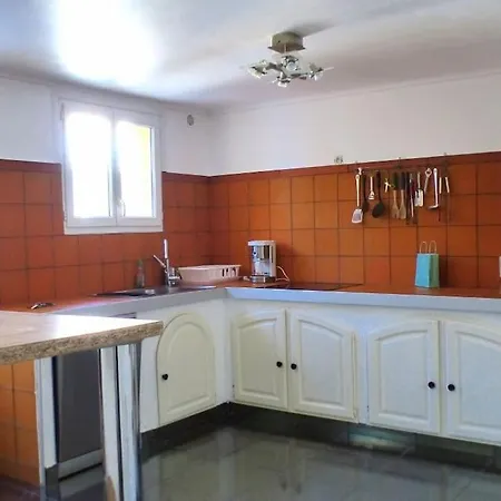 Maison A 100 Metre De La *